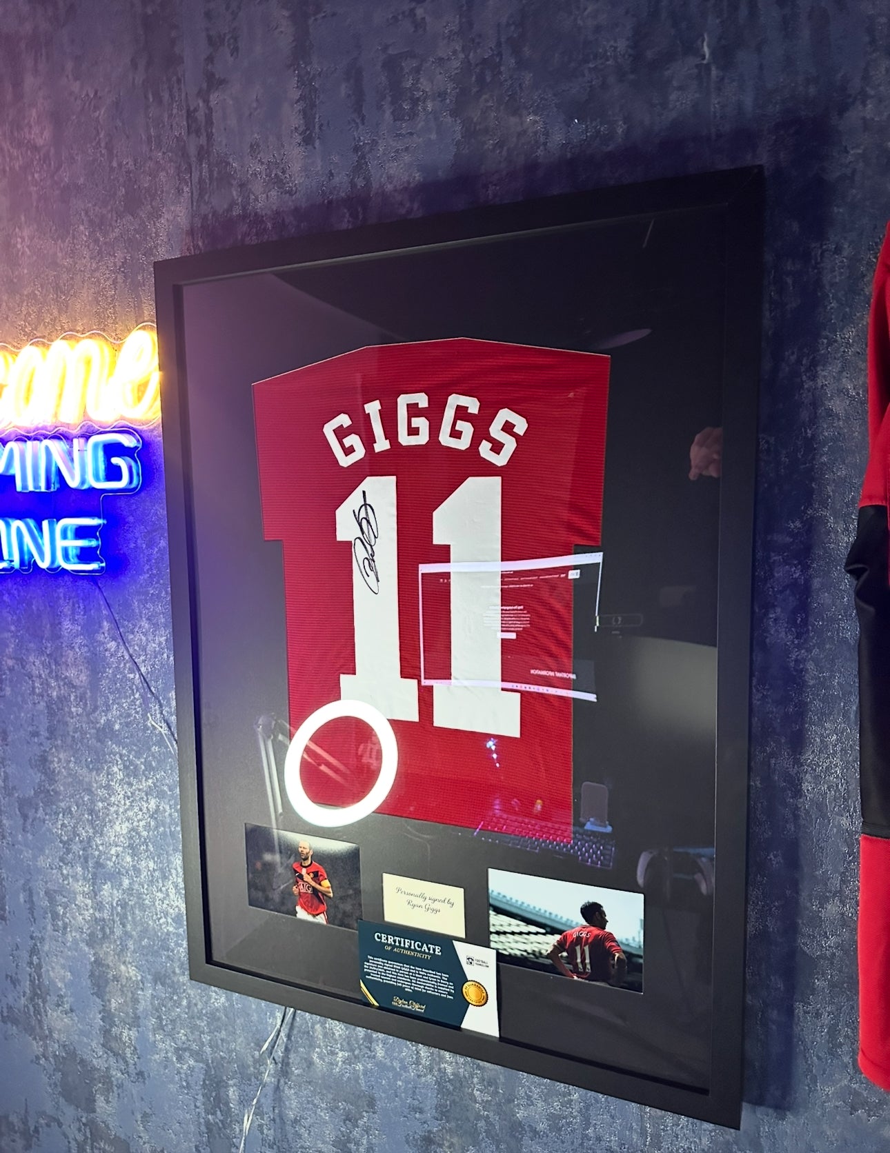 Ryan Giggs Signed 2000/2001 Manchester United Home Shirt