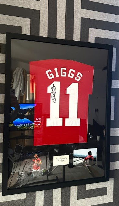 Ryan Giggs Signed 2000/2001 Manchester United Home Shirt