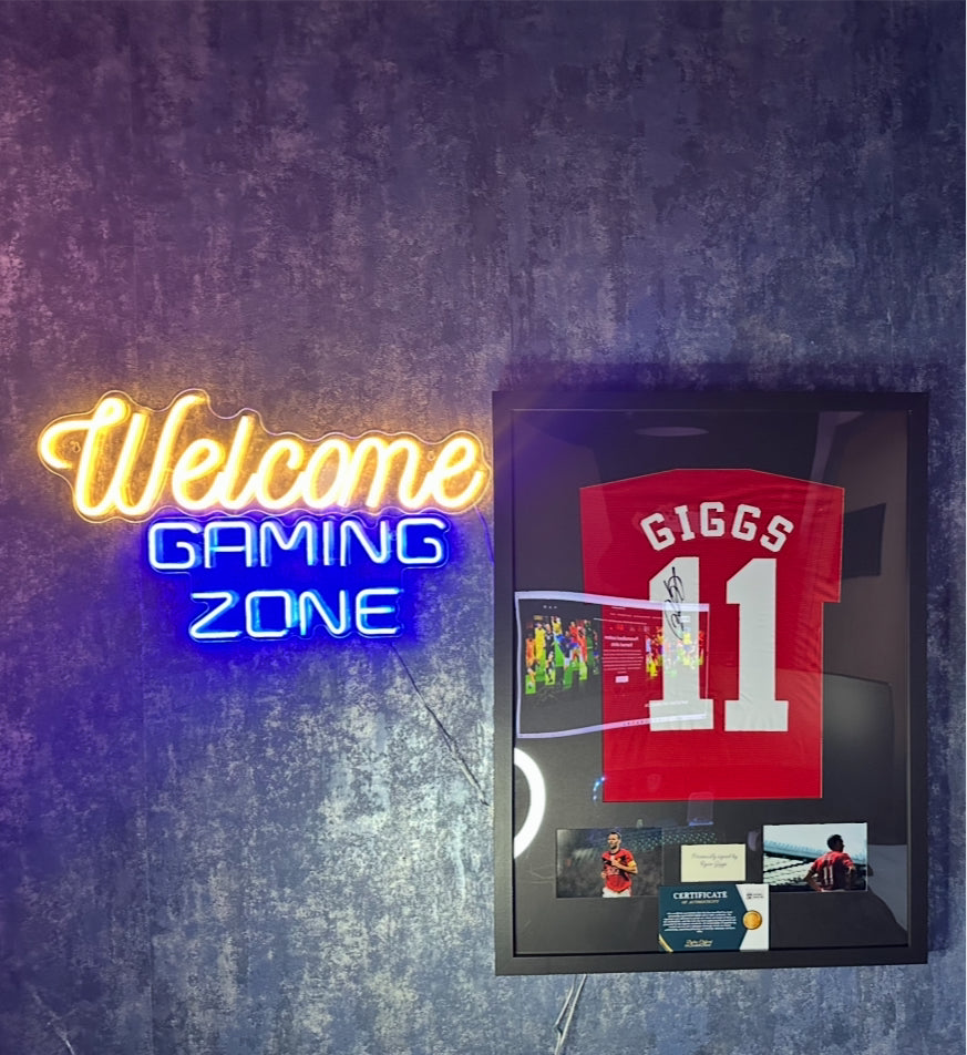 Ryan Giggs Signed 2000/2001 Manchester United Home Shirt