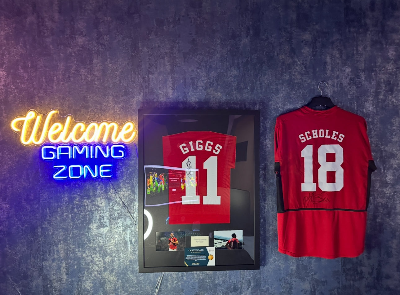 Ryan Giggs Signed 2000/2001 Manchester United Home Shirt